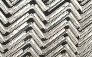 Стальной неравнополочный уголок горячекатаный 09Г2 110x70x6,5 ГОСТ 8510-86